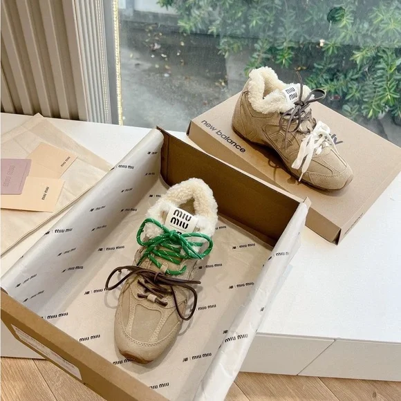 Winter sneakers - Picture 1 of 15